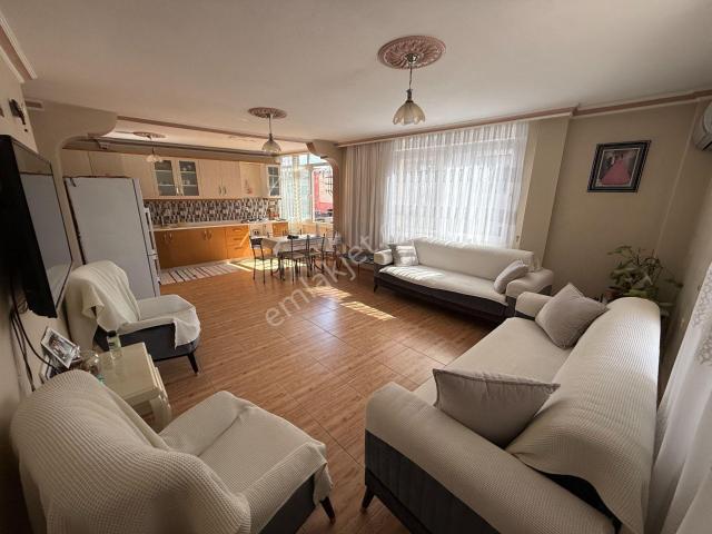 Saydam Caddesinde 4+1 180 M2 Teraslı/açık Mutfak Satılık Daire