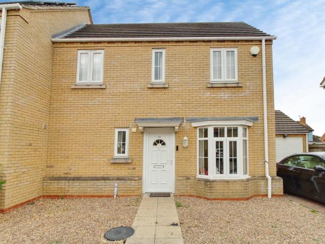 Sayers Crescent, Wisbech St Mary PE13 2 bed semi detached house to rent £900 pcm £208 pw