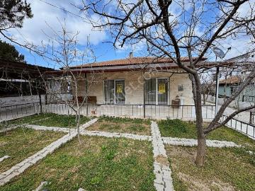 Saygın 'dan Tapuya,özel Sağlık Has, Yakın 400 M2 Arsa İçinde Ev
