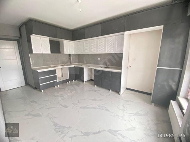 SAYGIN EMLAKDAN SATILIK 3+1 İSTİKALL DE ORTA KAT