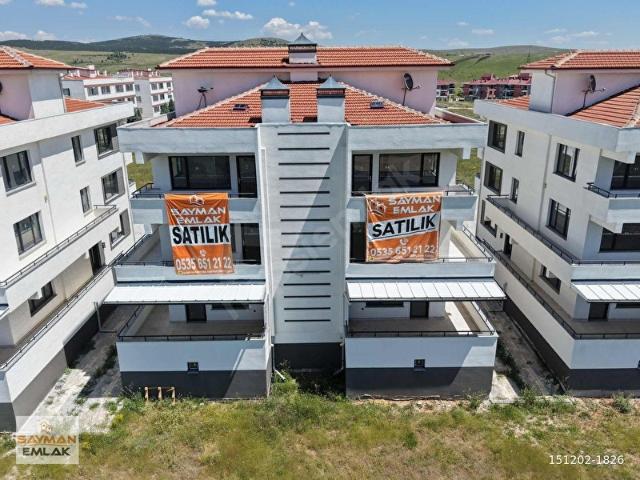 SAYMAN'DAN ÜNİVERSİTE KARŞISINDA SATILIK OTOPARKLI SIFIR VİLLA