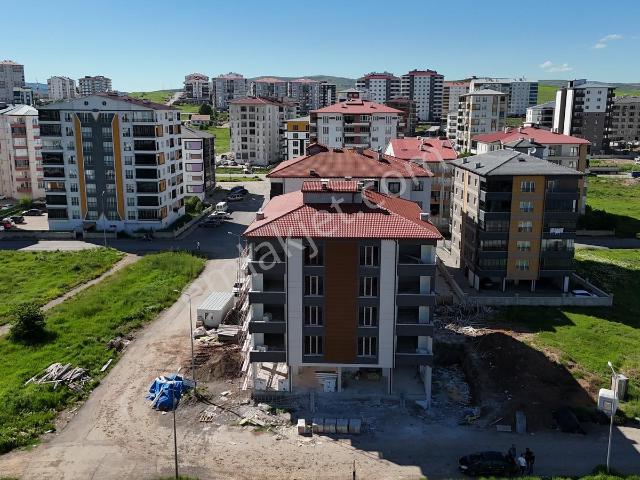 Emlak Fix'den Kılavuz'da Cadde Üzeri Satılık 3+1 Daire