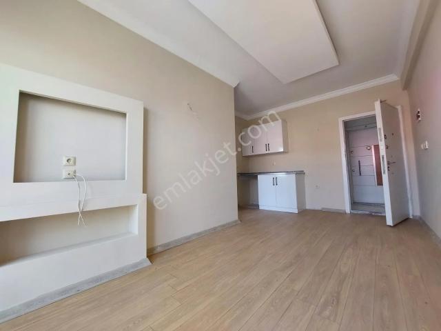 Sgk Civarı Yatırımlık Uygun Masrafsız Satılık 1+1 Daire