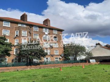 SE15 4 bed apartment to rent £2,925 pcm £675 pw