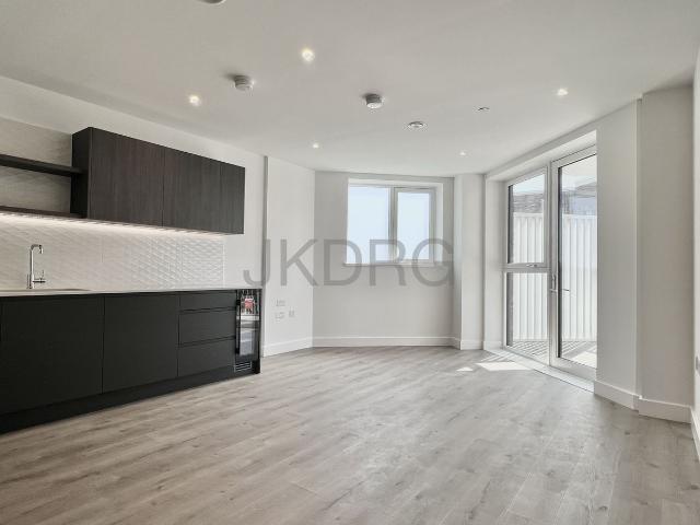 Southlake Road, London SE28, 1 bed flat to rent, £1,699 pcm | PrimeLocation
