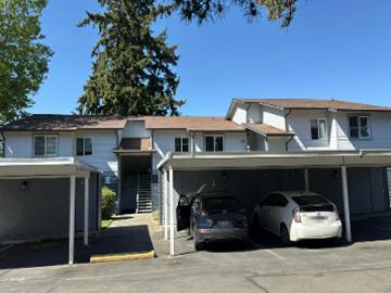 SE 257th Pl Apt D203