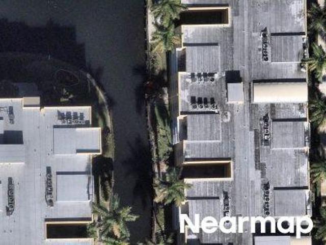 SE 3rd Ave Apt 104