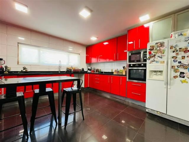 Se Vende, 2 casas en 1 terreno, 5000 mts2 Chicureo. 5 dormitorios por 29990.00 en Colina