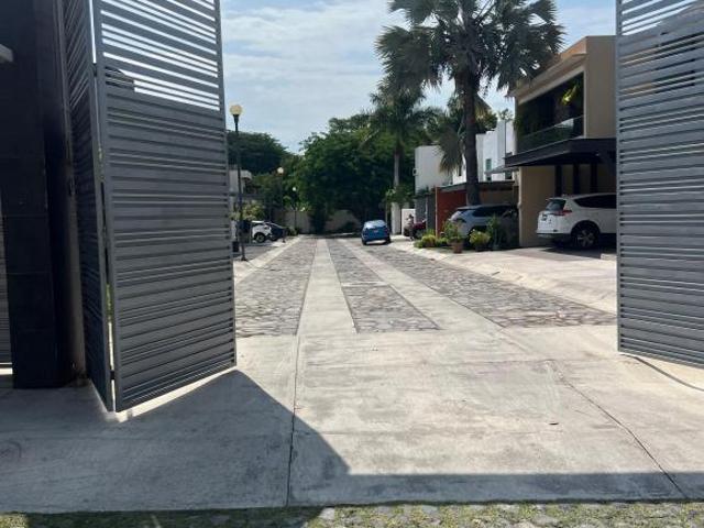 Se vende terreno oportunidades Residencial COTO VILLA FAISANES en Colima Col. seguridad y Alberca