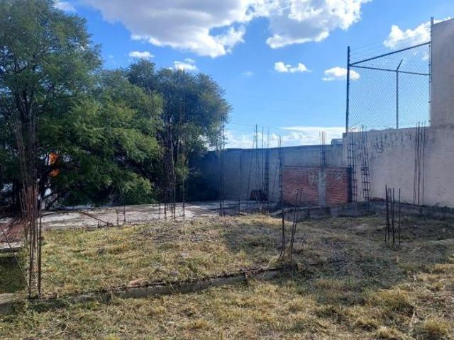 SE VENDE TERRENO CENTRICO TRATO DIRECTO
