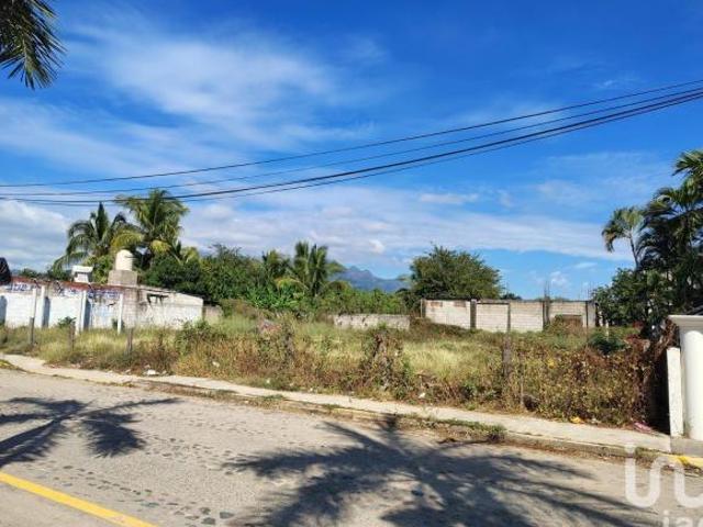 Se Vende Terreno en San Juan de Abajo Nayarit sobre Avenida Lázaro Cardenas