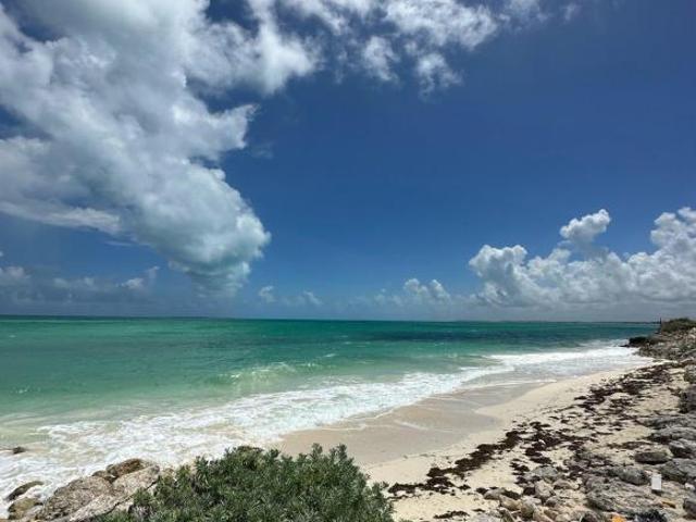 Se vende terreno con 25ml frente de playa en isla blanca cancún