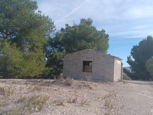 SE VENDE TERRENO CON CASA DE APERO EN EL TOMILLAR