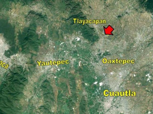 SE VENDE TERRENO CON CONSTRUCCIONES