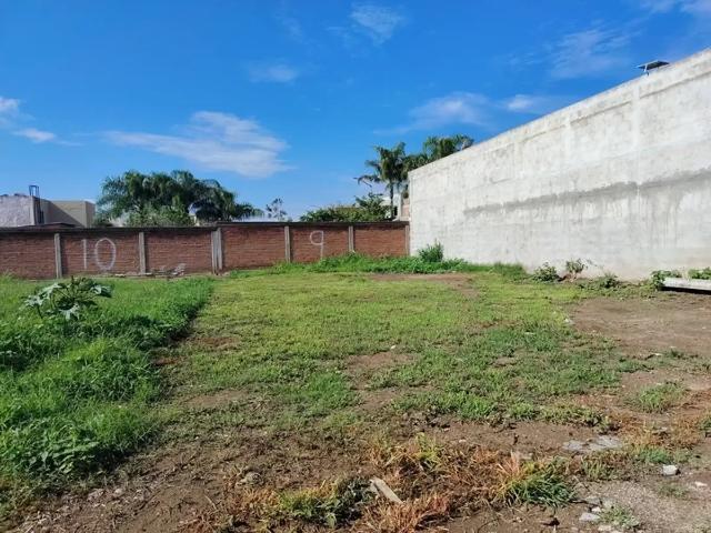 SE VENDE Terreno Condominio Leonardo Rguez. Alcaine, calle Laurel, todo pagado