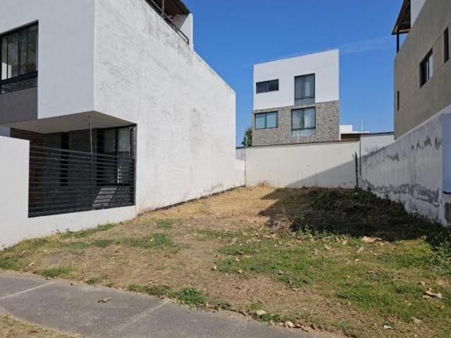 Se vende terreno de 167 m2 en Bosques Vallarta