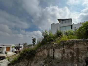 SE VENDE TERRENO EN BUGAMBILIAS