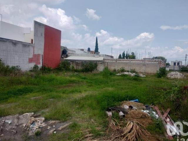 Se vende terreno en Castillotla de 10m de frente y 38 de fondo. todos servicios/uso de suelo mixto