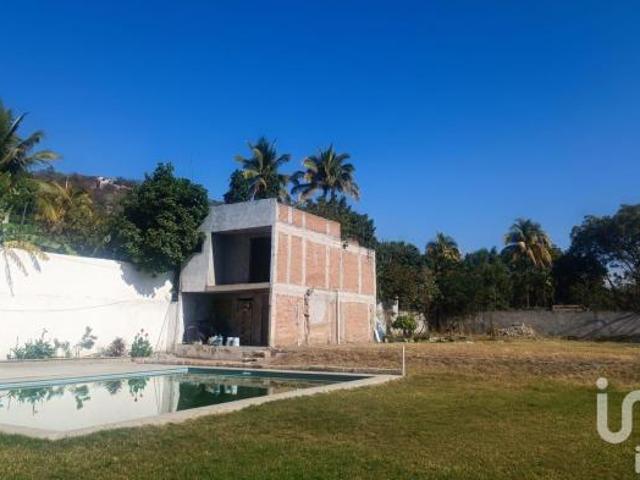 Se Vende Terreno en el Centro de Emiliano zapata, Morelos