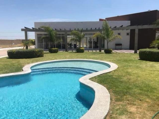 SE VENDE TERRENO EN FUENTES DEL CONQUISTADOR