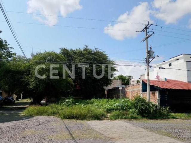 Se vende Terreno en Fracc. Arboledas, Colima, Col