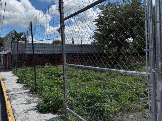 SE VENDE TERRENO EN FRACCIONAMIENTO MARAVILLAS