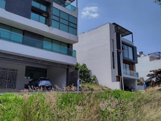 SE VENDE TERRENO EN RESIDENCIAL LAGO ESMERALDA