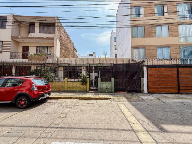 SE VENDE TERRENO EN ZONA CÉNTRICA DE PUEBLO LIBRE