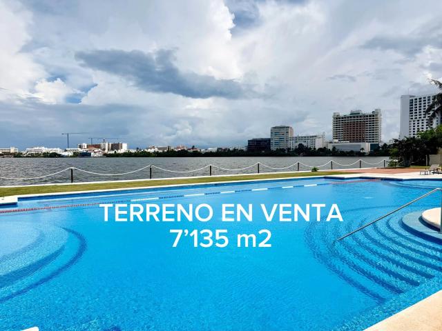 Se vende Terreno grande 7135 m2 para desarrollo residencial en Isla Dorada, Zona Hotelera, Cancun