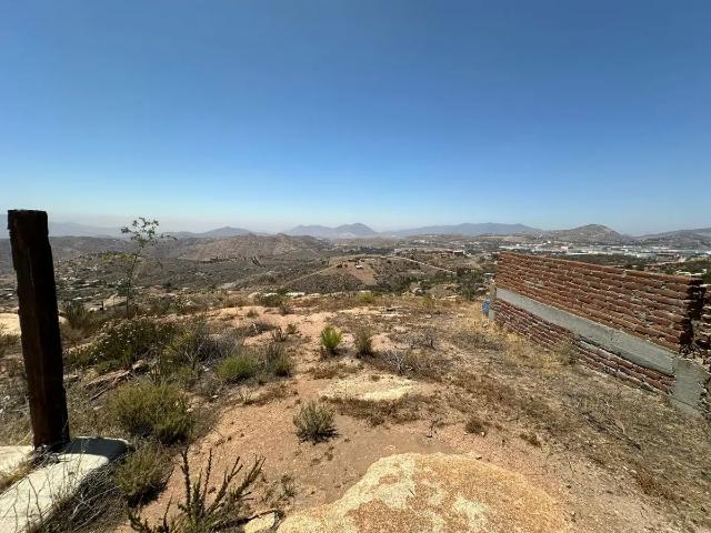 SE VENDE TERRENO PARA TU RANCHO ENTRANDO ANTES DE LLEGAR A TECATE, POR EL CAPIRI, 9422 MTS