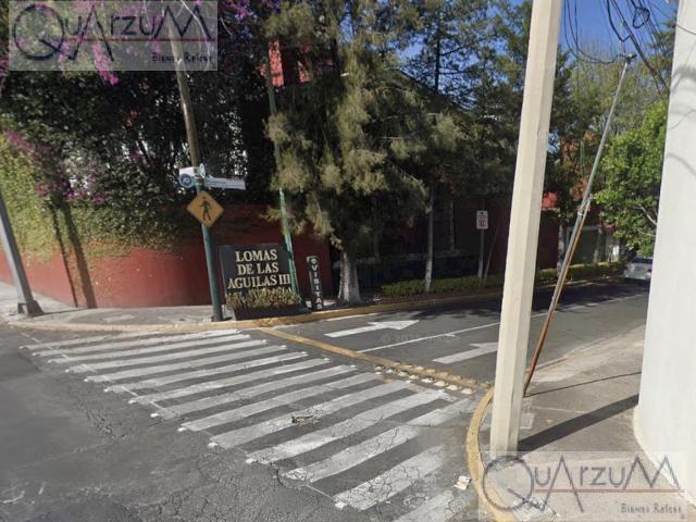 Se vende terreno plurifamiliar para 4 viviendas en Lomas de las Aguilas. Calle con vigilancia