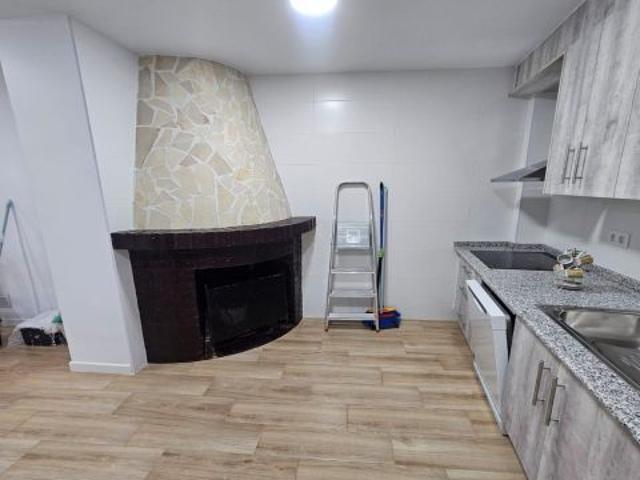 SE VENDE TRIPLEX EN EL CENTRO DE CEUTI