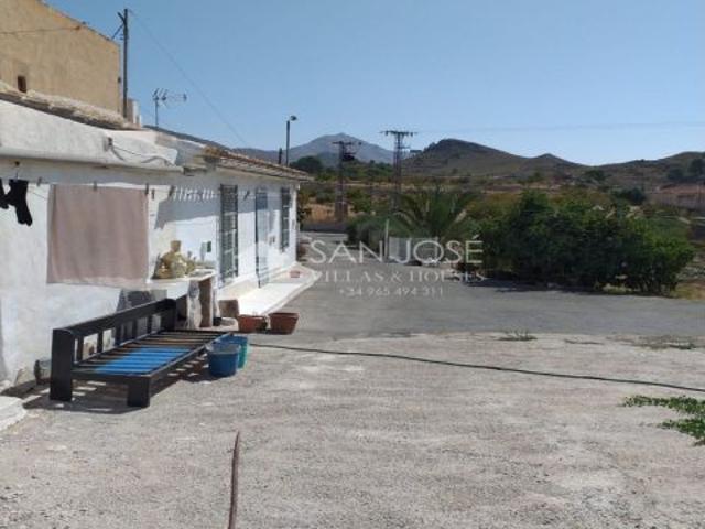 SE VENDE CASA CON TERRENO URBANO EN BARINAS MURCIA