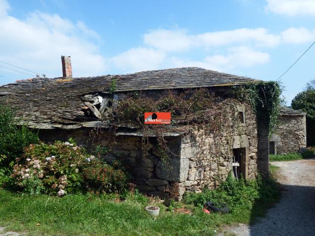 SE VENDE VIVIENDA TÍPICA GALLEGA CON PROYECTO PARA REHABILITAR EN FRIOL