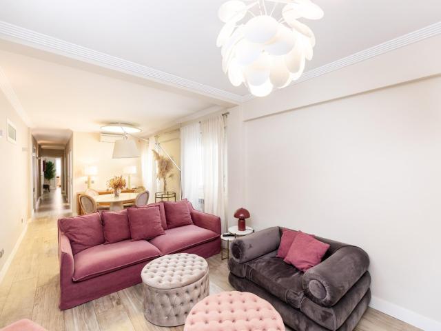 SE VENDE VIVIENDA TOTALMENTE EQUIPADA EN CHAMBERÍ – GAZTAMBIDE