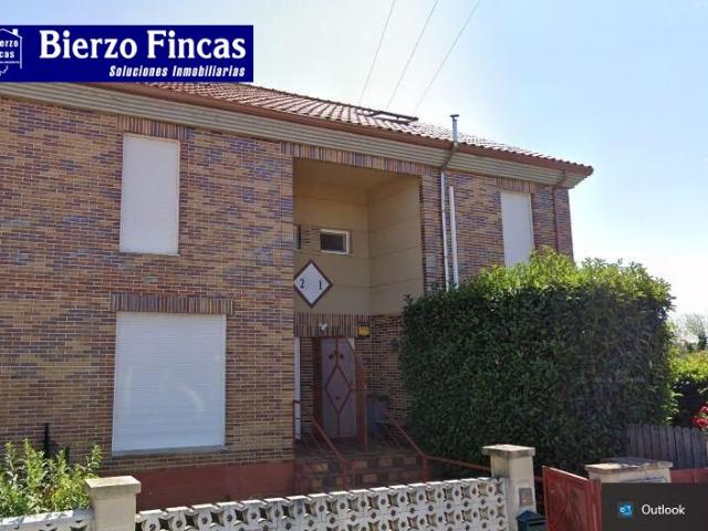 SE VENDE VIVIENDA ADOSADA EN VILLASABARIEGO