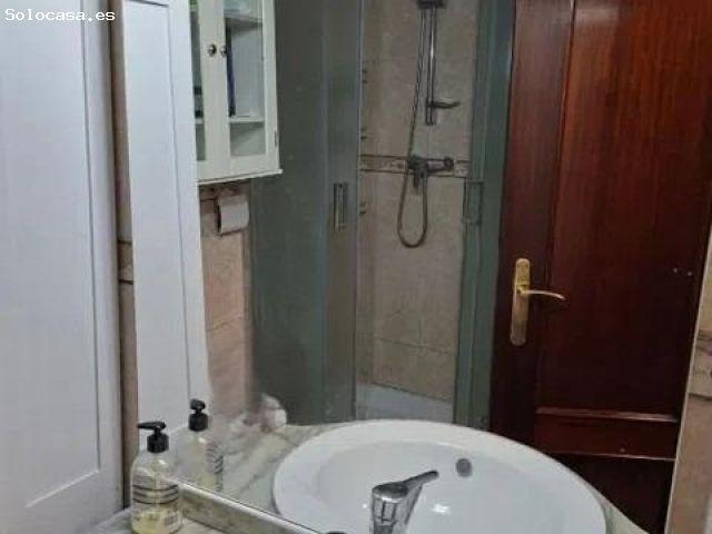 Se vende vivienda para entrar a vivir junto al hospital general exterior y ascensor!