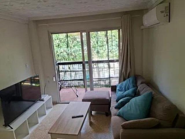 Se vende vivienda para entrar a vivir junto al hospital general exterior y ascensor!