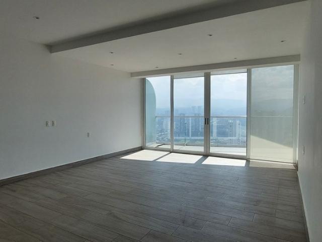 Se Vende y se renta Departamento en Bosque Real Five de 151mts con terraza