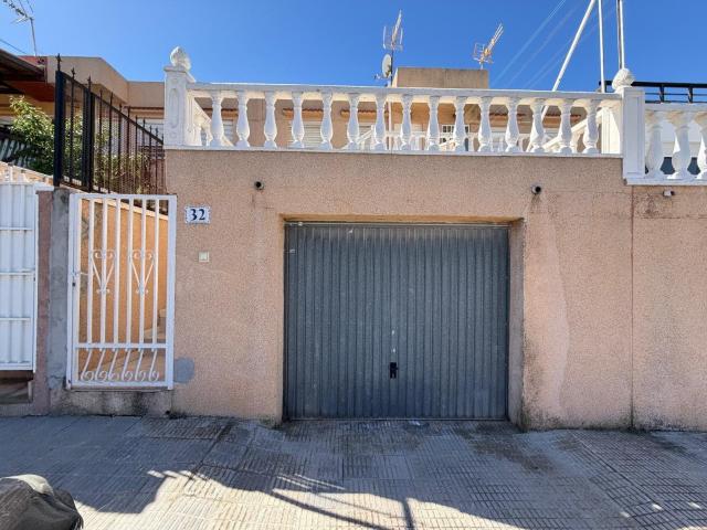 Se vende acogedor adosado en una de las zonas más bonitas de. 78m² Bras del port