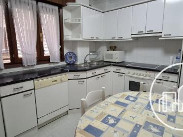 SE VENDE / ALQUILA PISO CENTRICO CON ASCENSOR EN VILLARCAYO