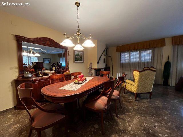 Se vende amplio chalet esquinero en LAldea – Ideal para vivir y emprender
