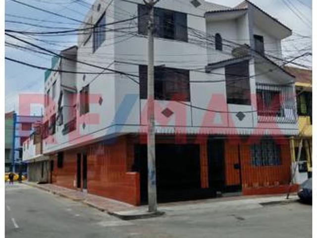 Se Vende Amplio Departamento En 2Do Piso