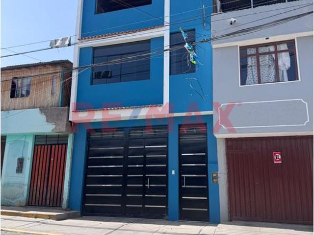 ¡Se Vende Amplio Inmueble Con Salón De Eventos, Cochera Y Gran Potencial En Miraflores!