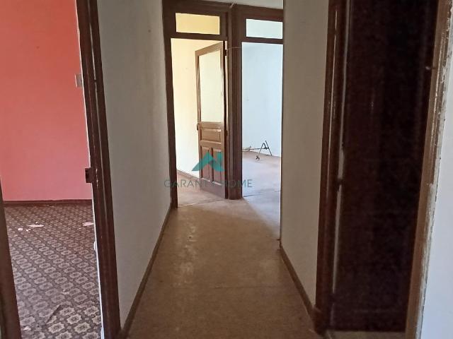 Se vende amplio piso en el centro de Ramales de la Victoria Oportunidad Única