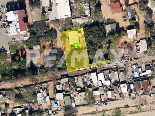 Se vende amplio terreno plano en Carlos Pacheco