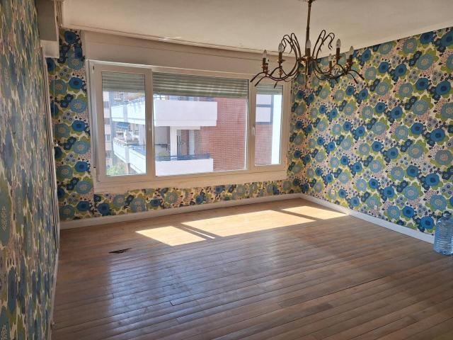 SE VENDE AMPLIO Y SOLEADO PISO EN GORLIZ
