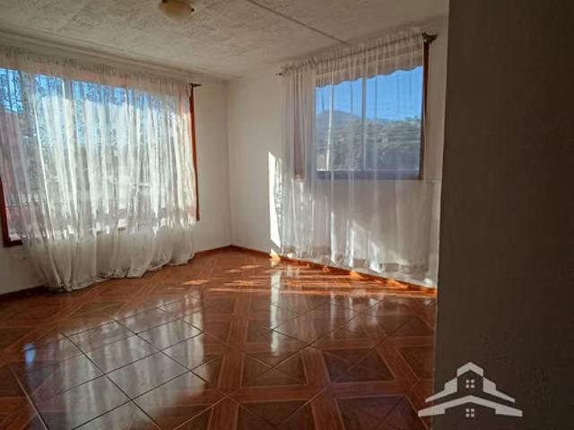 Se Vende Amplia Casa con Excelente Ubicación en La Cruz | 3 dormitorios por 115000. 00 en La Cruz