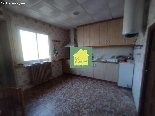 SE VENDE AMPLIA CASA CON TERRENO A 1 KM DE ALBACETE