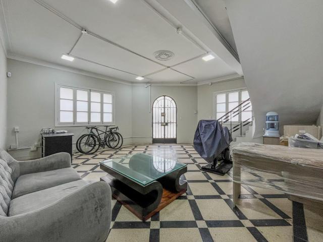 Se vende amplia casa en esquina para proyecto inmobiliario